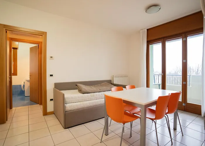 Roberta - Agenzia Arcobaleno Apartament