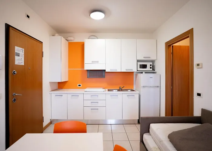 Roberta - Agenzia Arcobaleno Apartament