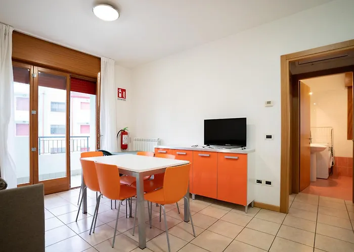 Roberta - Agenzia Arcobaleno * Caorle